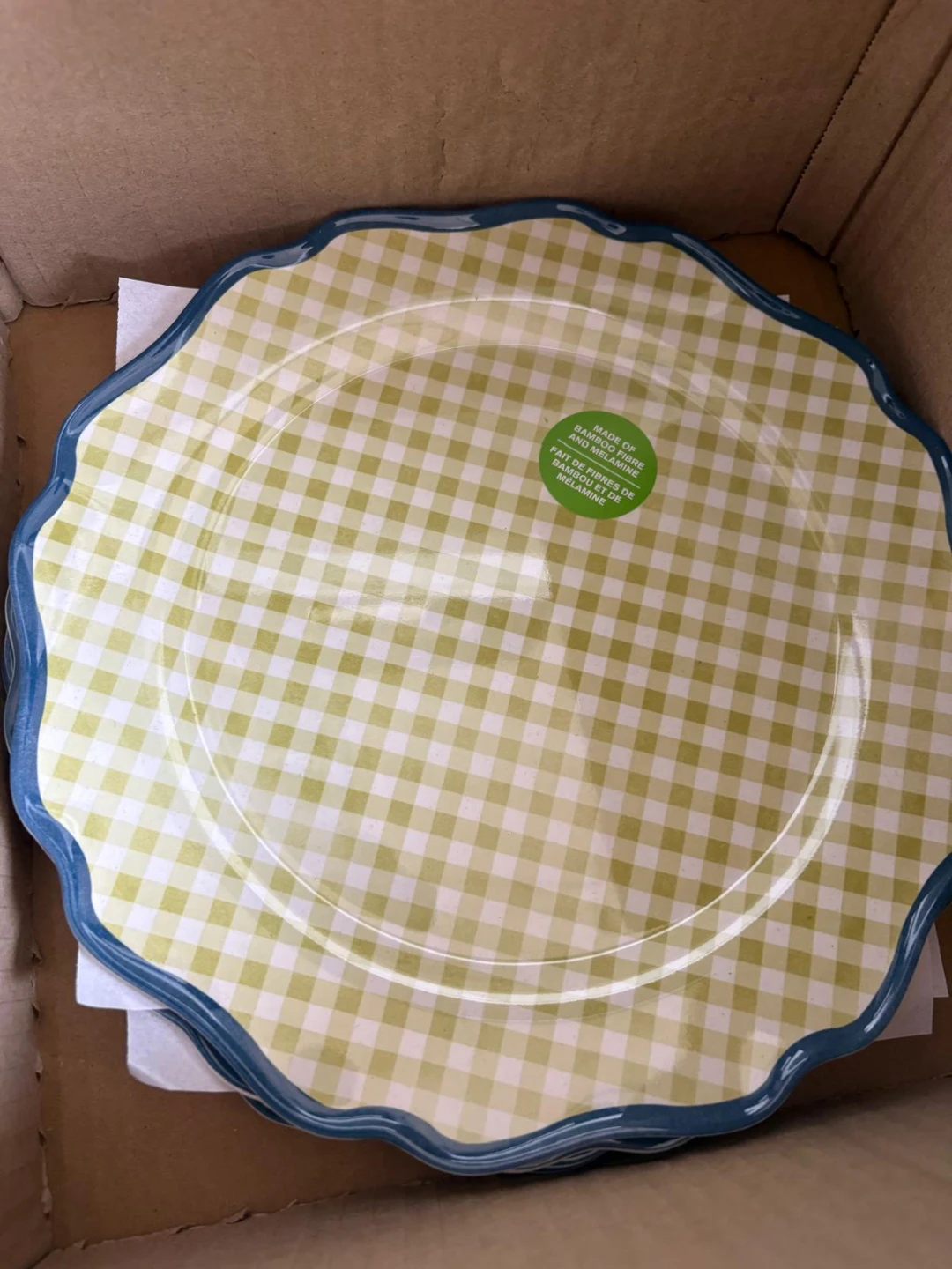 Lemon and Gingham Dinnerware Set - photo 2