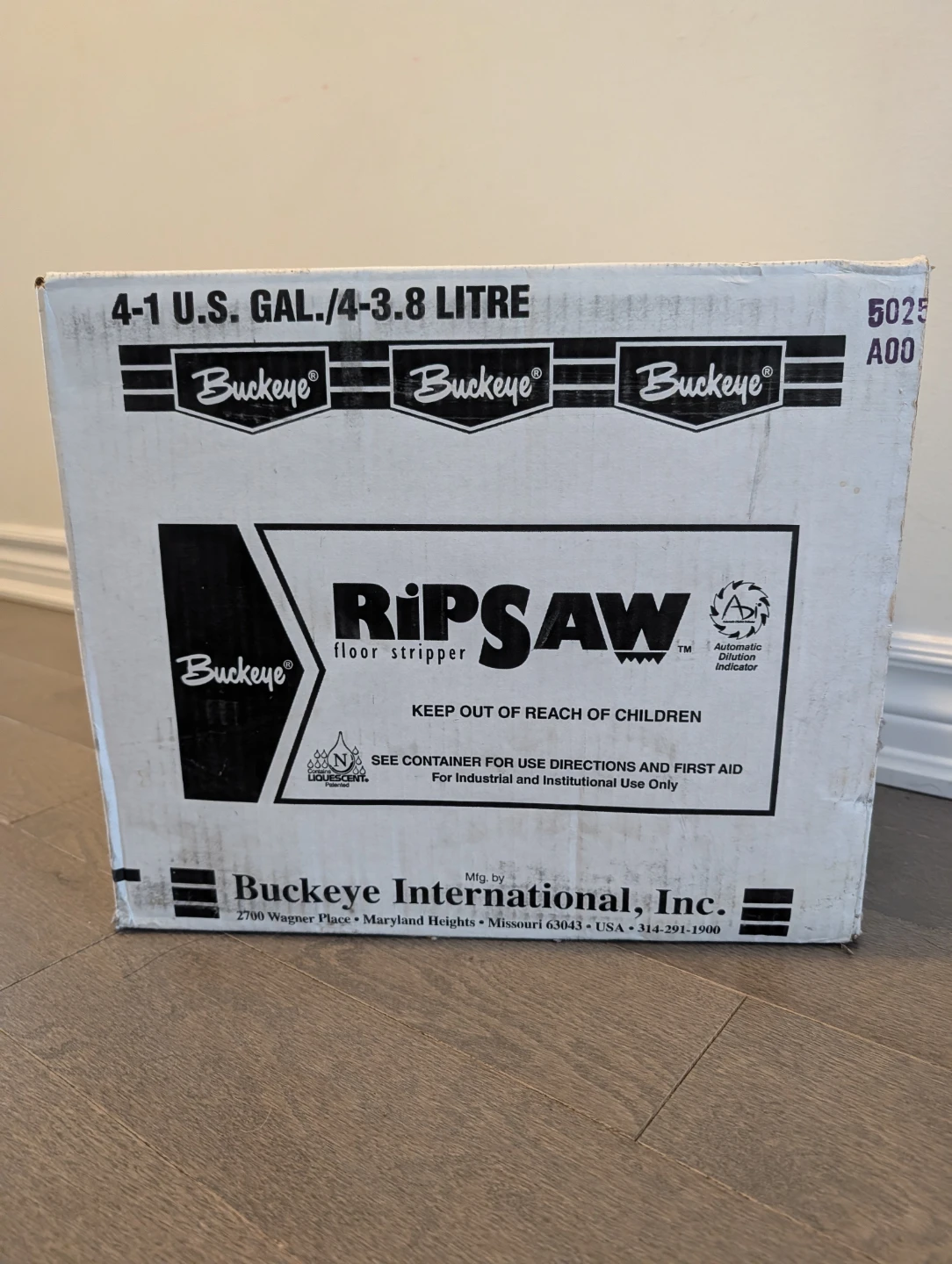 Buckeye RiPSAW Floor Stripper - 4-1 US Gal./4-3.8 Litre