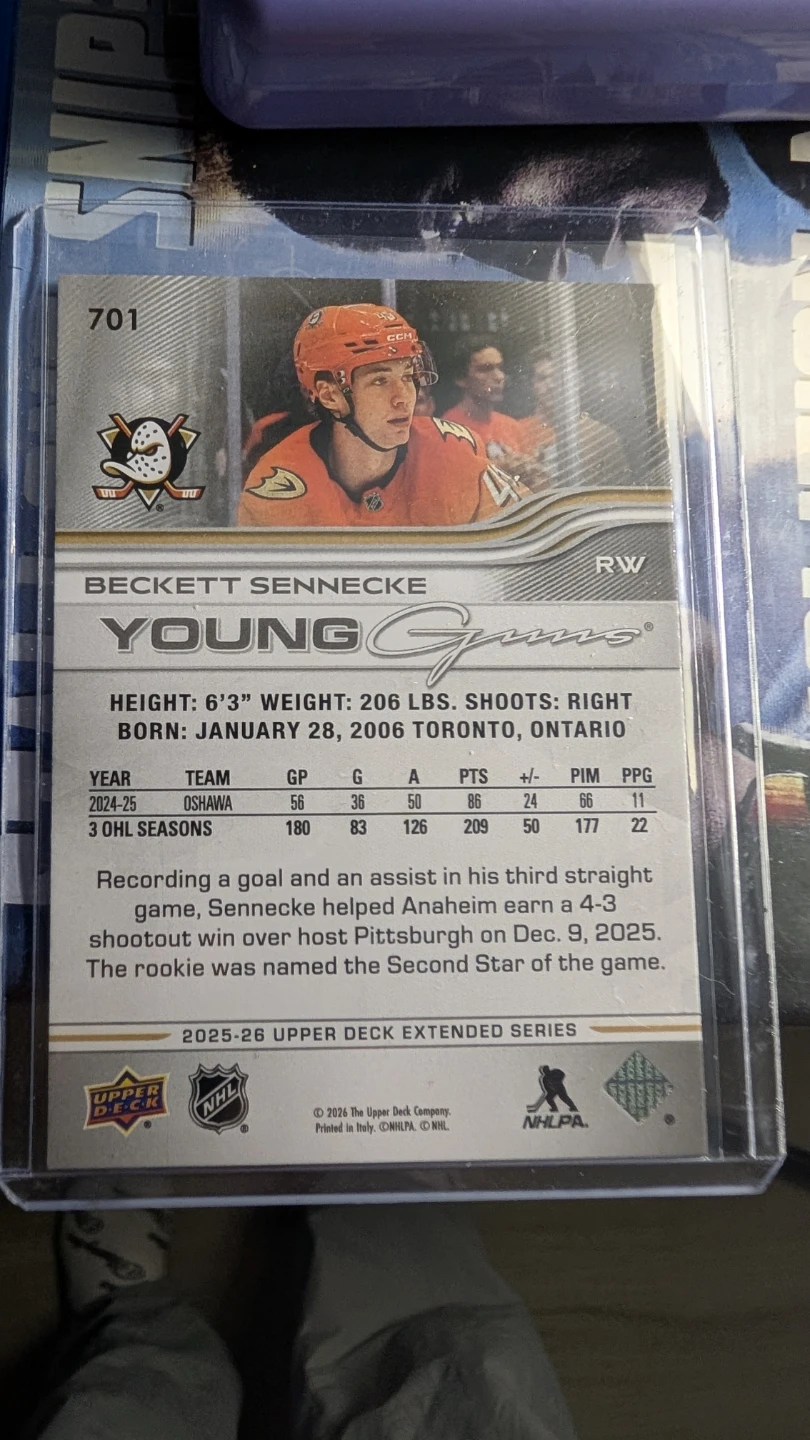 Beckett Sennecke Young Guns Hockey Card - photo 2