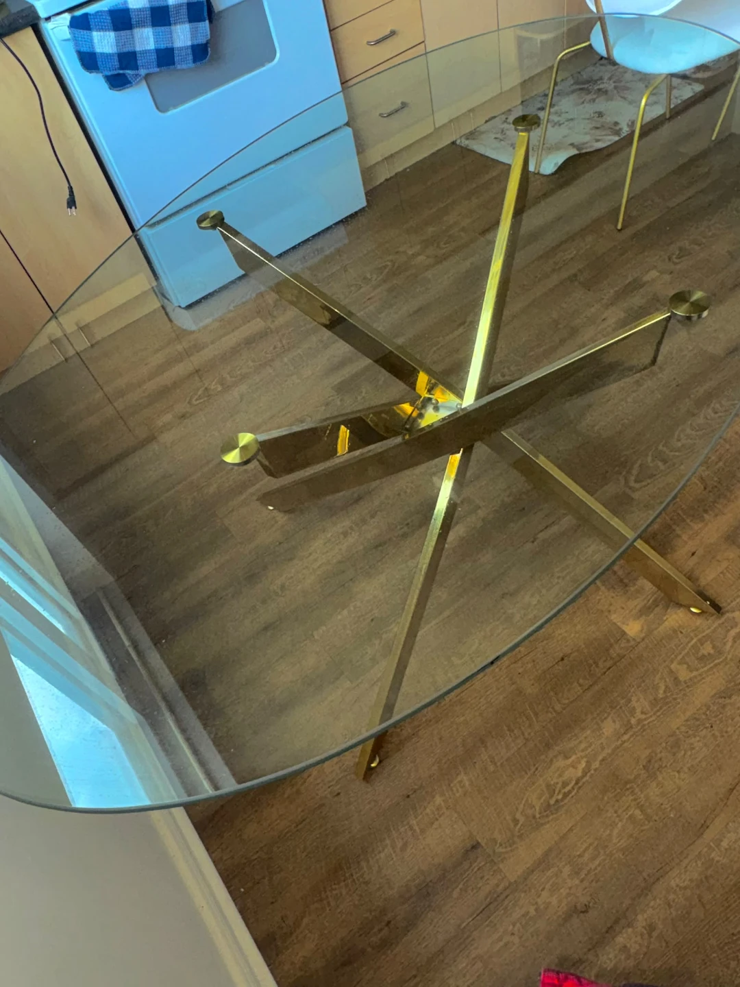 LIKE-NEW FURNITURE FOR SALE – Queen Bed Set + Glass Dining Table - photo 2