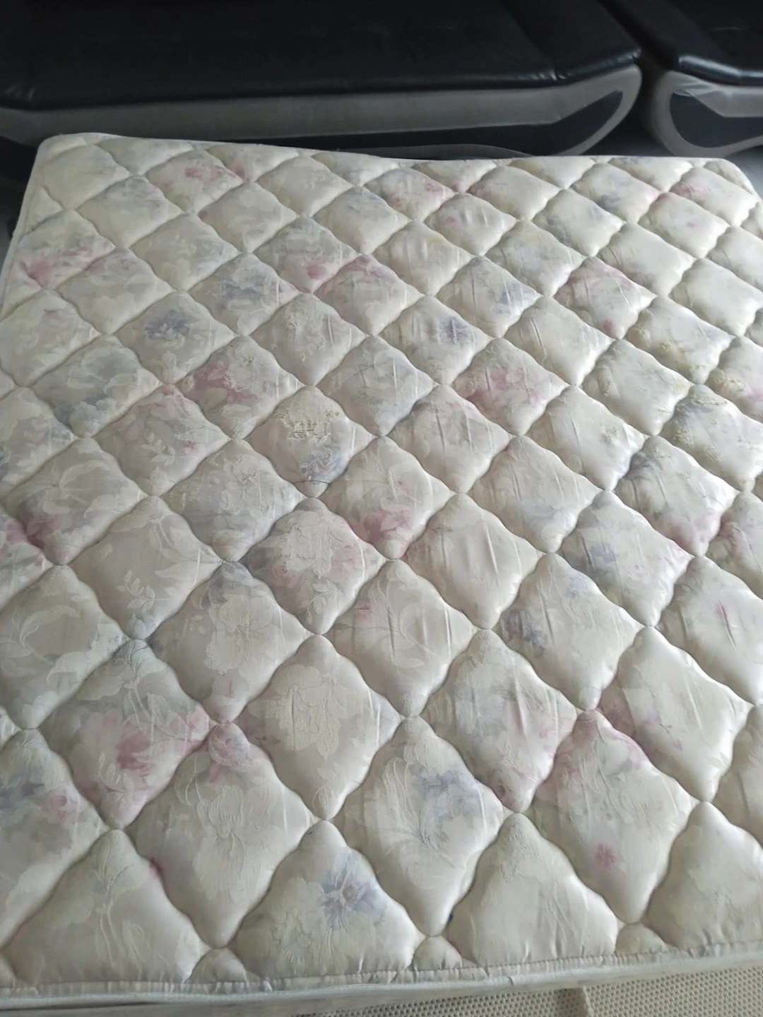 King size mattress - photo 2