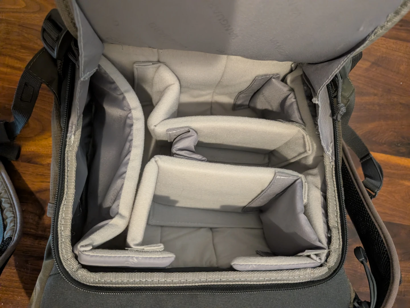 Vanguard Reno 48 Camera Backpack - photo 2