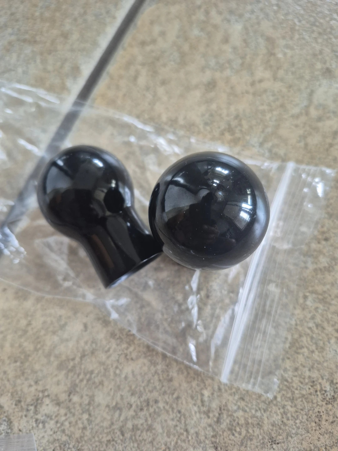 2 Black Round Nip Pump