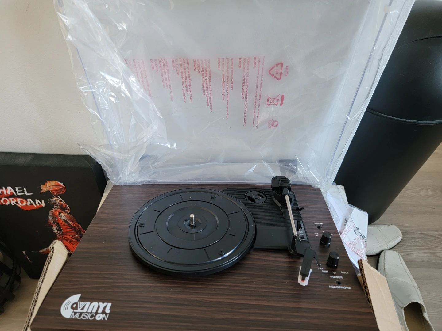 Vinyl Music On Vintage Turntable VM0-008 - photo 3