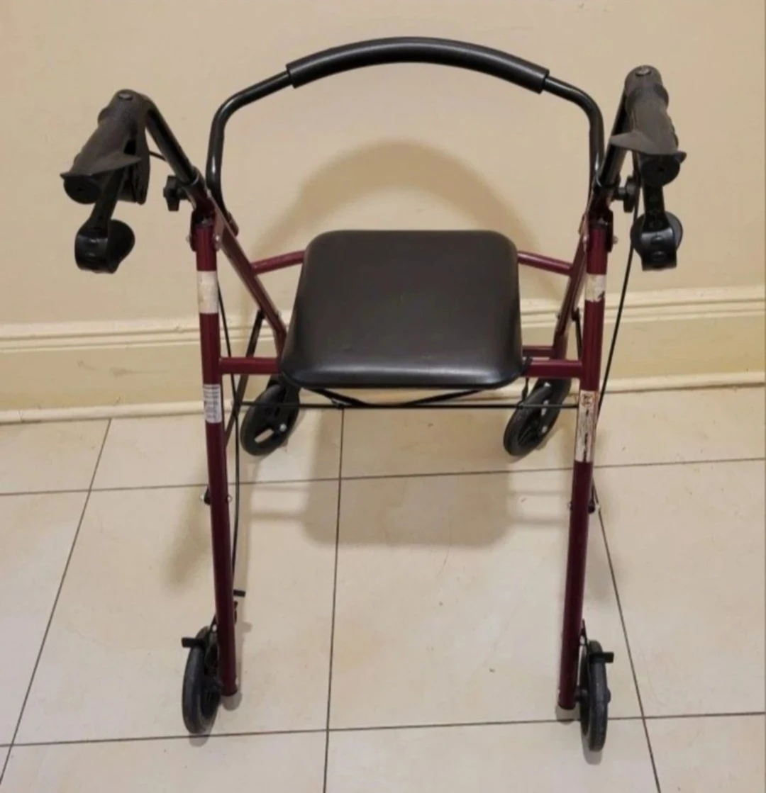 Walker with seat