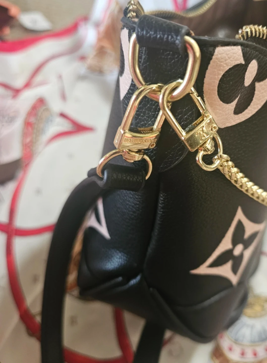 Louis Vuitton Black Monogram Shoulder Bag - photo 3