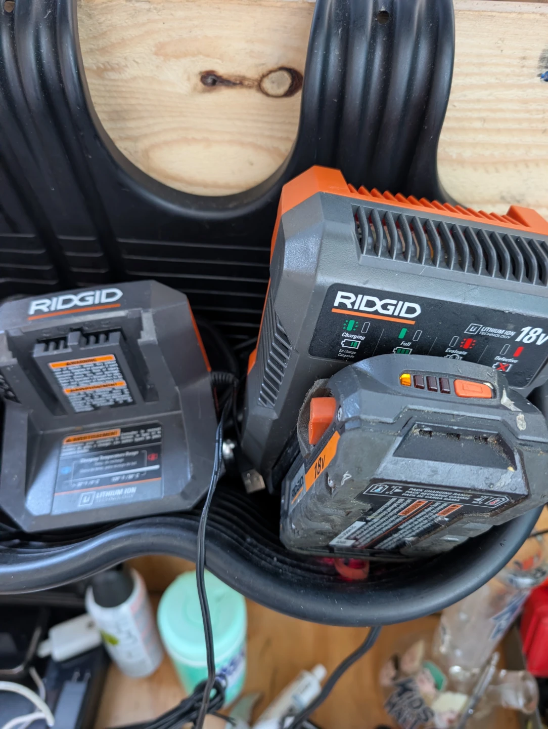 Ridgid 18V Cordless Circular Saw with Charger and Batteries - photo 4