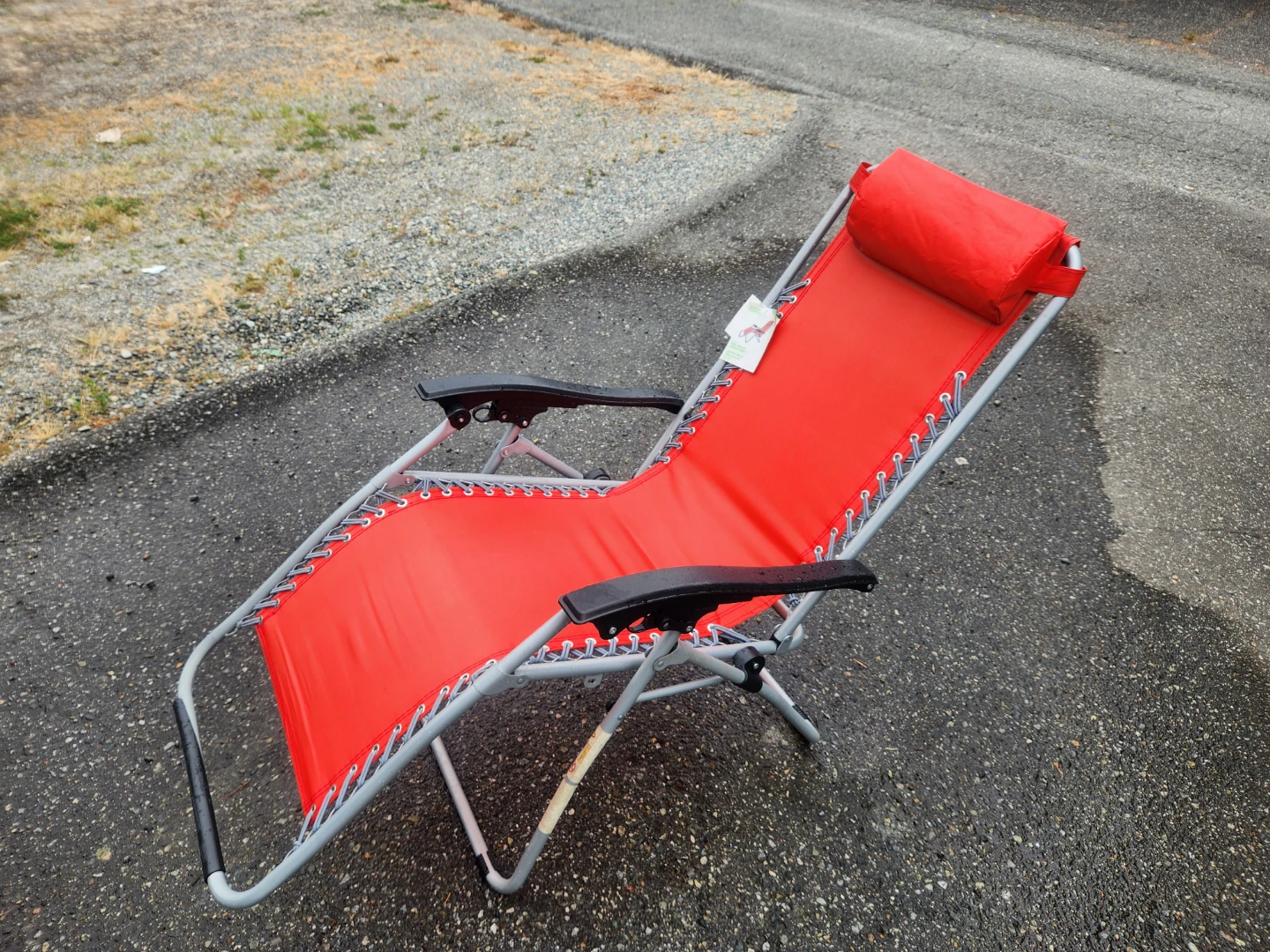 Red foldable zero gravity chair. - photo 3