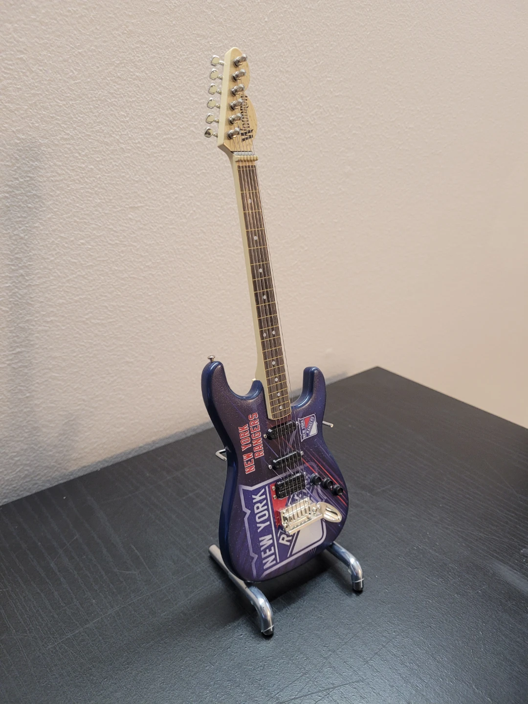 New York Rangers Mini Guitar Display - photo 2