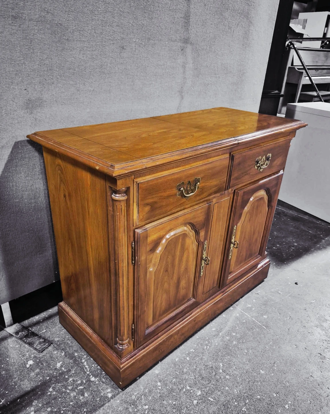 Vintage Solid Wood Sideboard Server (Delivery Available) - photo 4