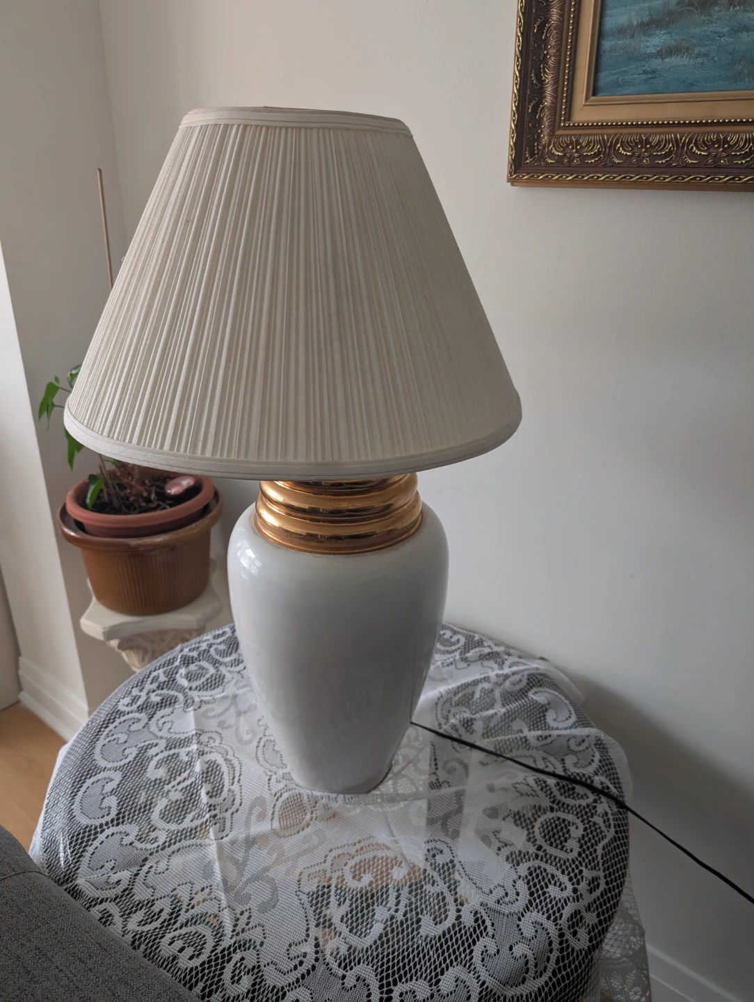 White Ceramic Table Lamp with Gold Accents