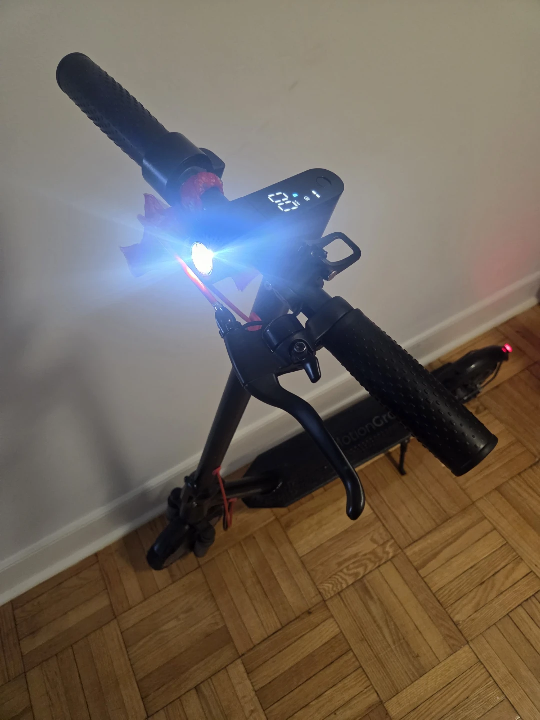 MotionGrey Electric Scooter Plus 35Km Range - photo 3