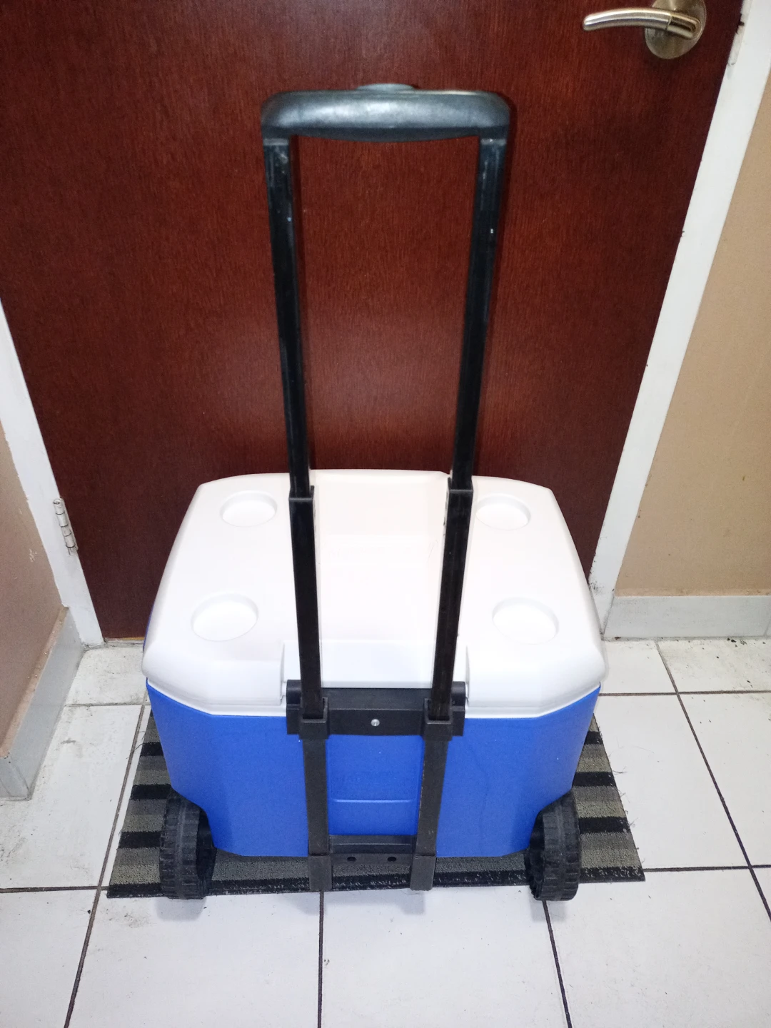 Coleman Cooler With Wheels & Extendable Handle - 60Qts - photo 4