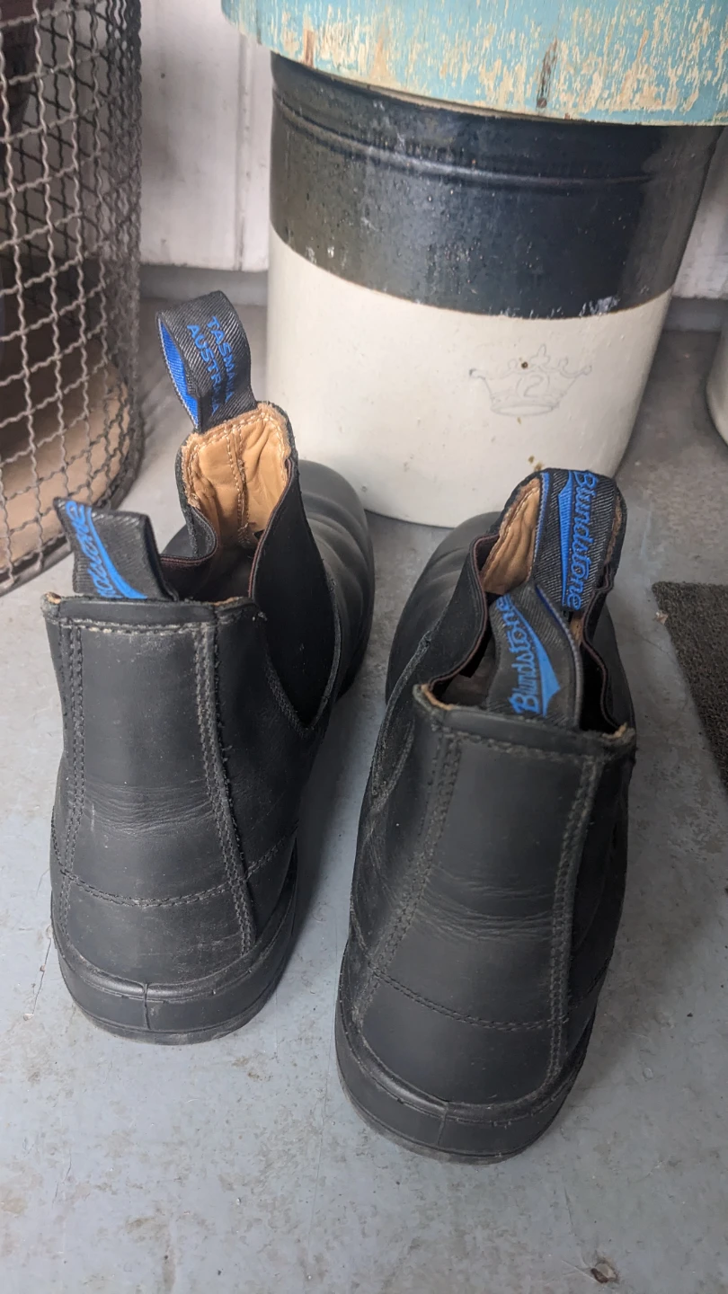 Blundstone Black Leather Chelsea Boots - photo 4