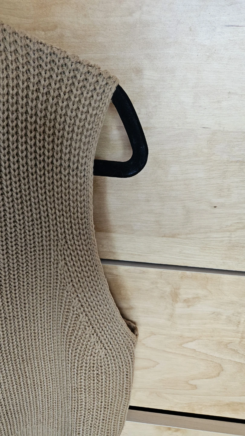 SHEIN Solid Colour Sleeveless Turtleneck Sweater - photo 3