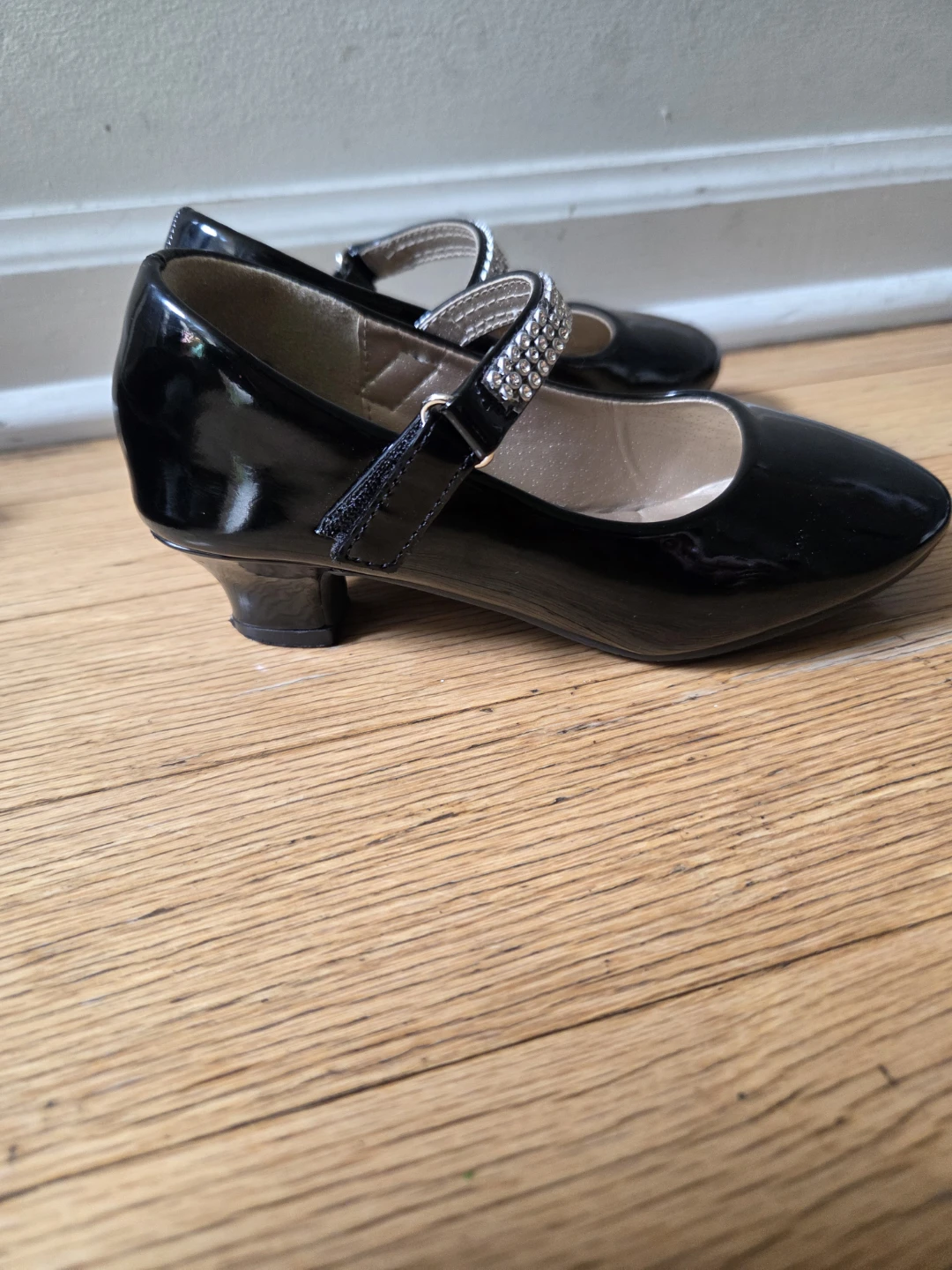 Size 12 girls dress shoes - photo 2
