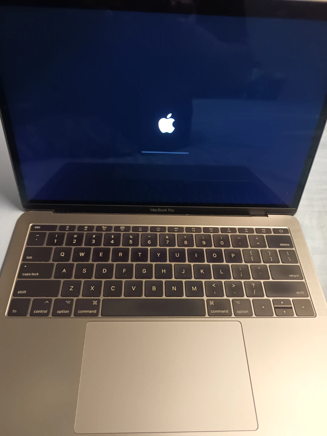 MacBook Pro Intel Core i5 2 .3GHz Dual Core 8GB Ram 256GB SSD - photo 3