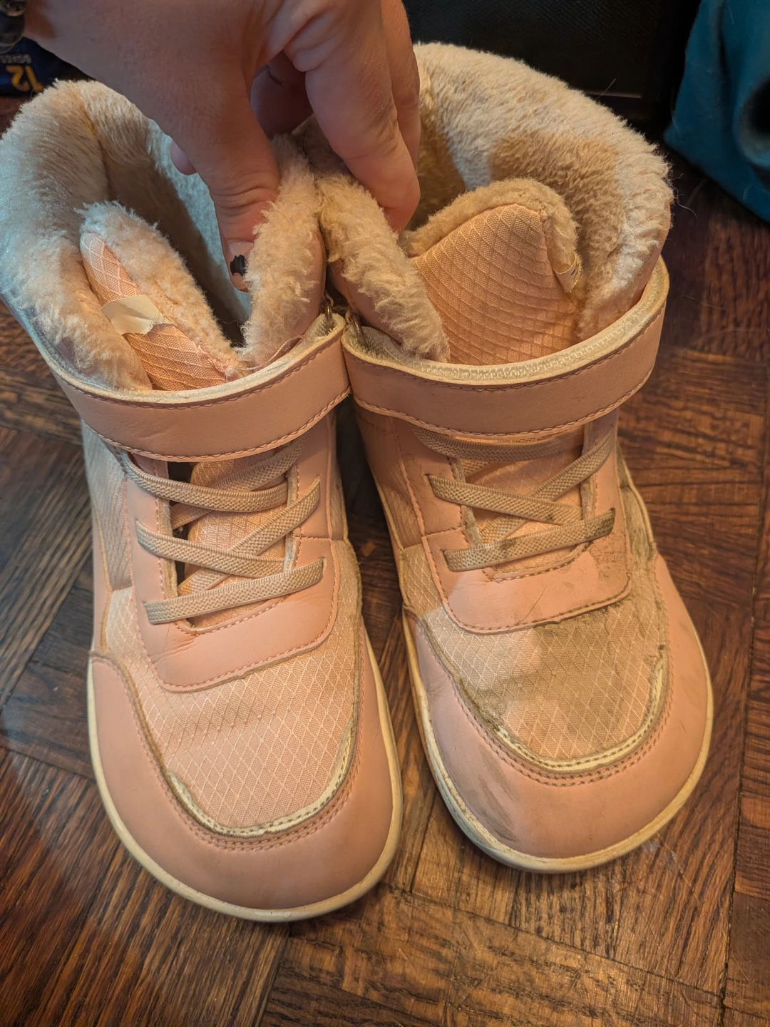 Pink winter boots with faux fur lining - photo 2