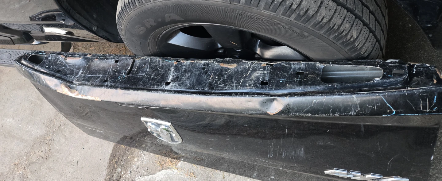 Dodge Ram Tailgate and Tail Light - photo 2