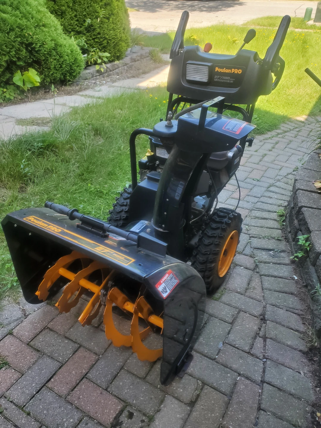 Poulan Pro Snowblower PP1150E27 - photo 2