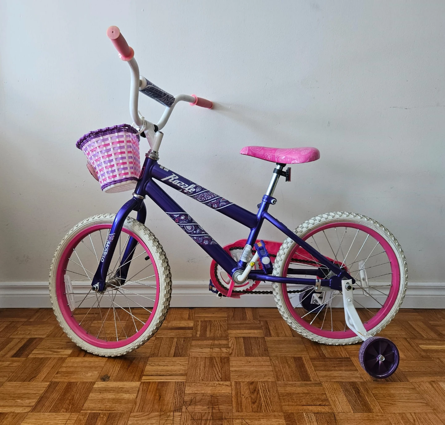 Movelo Razzle Kids Bicycle with Training Wheels