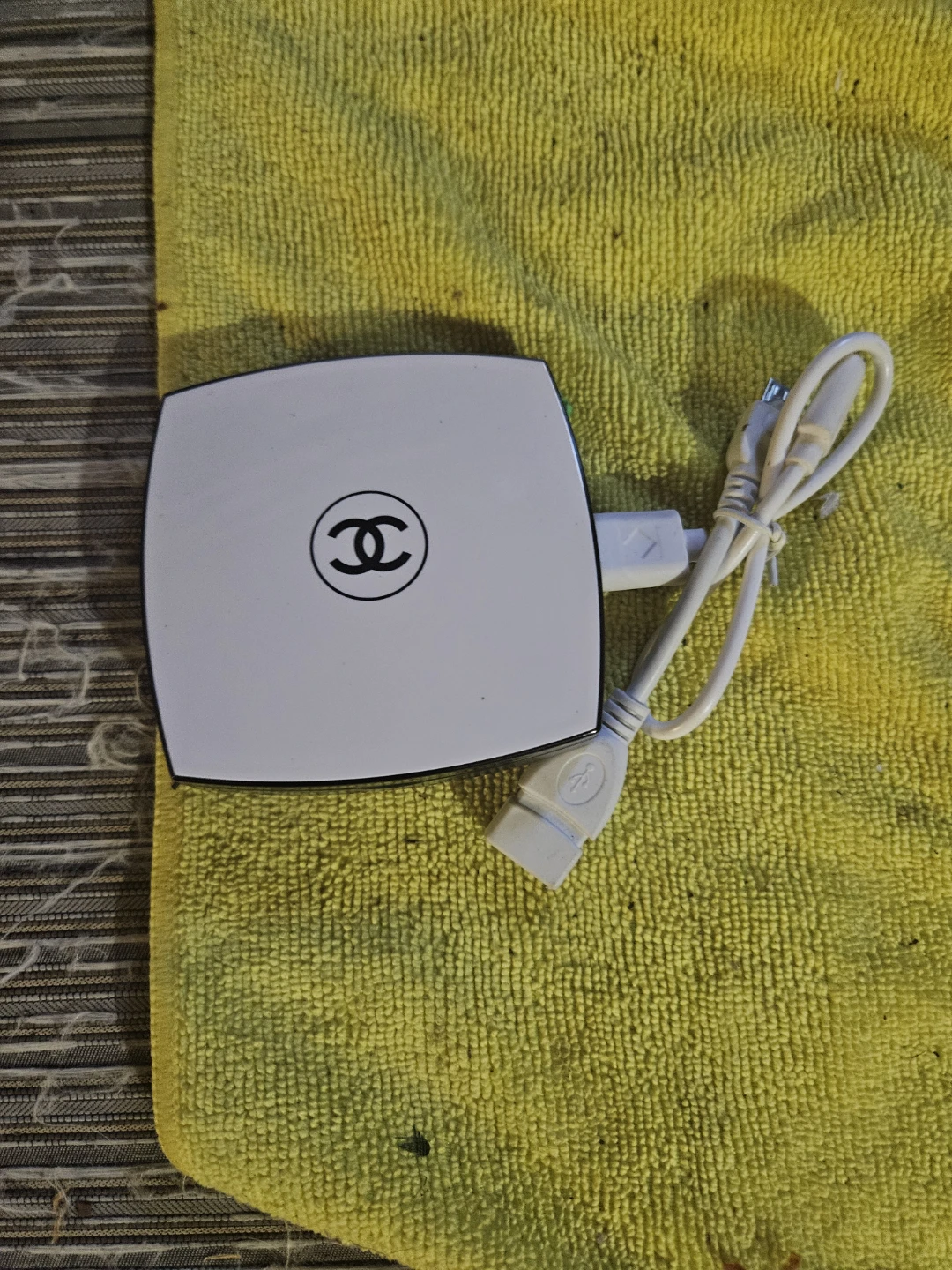 Chanel CC Power Bank H30 - photo 2