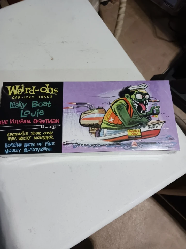 Weird-ohs Leaky Boat Louie The Vulgar Boatman Model Kit