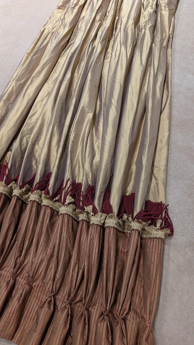 Satin decorative curtain panels & matching rod set - photo 2