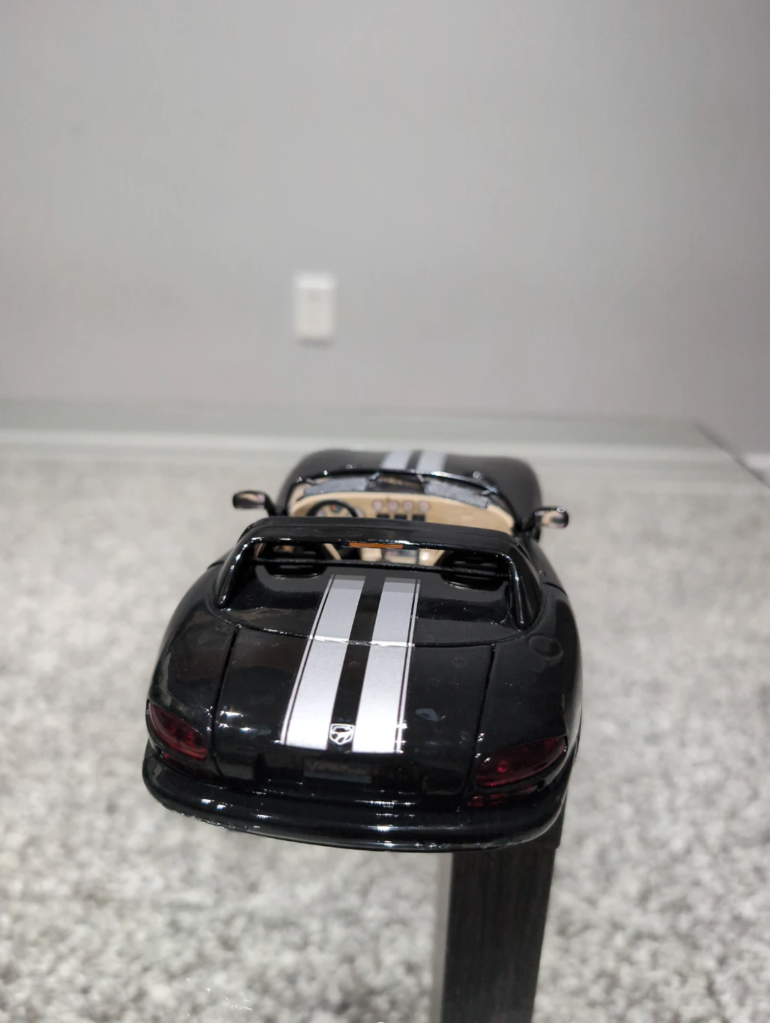 Dodge Viper Toy Car by burago 1.18 - photo 4