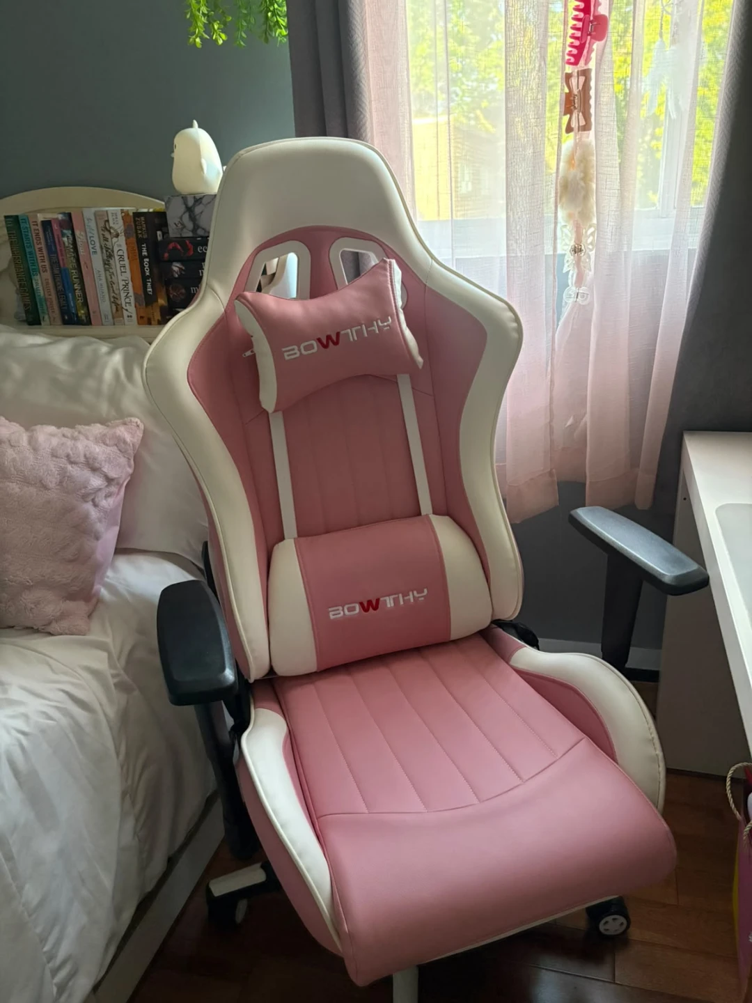 Bowthy Pink Gaming Chair - photo 4