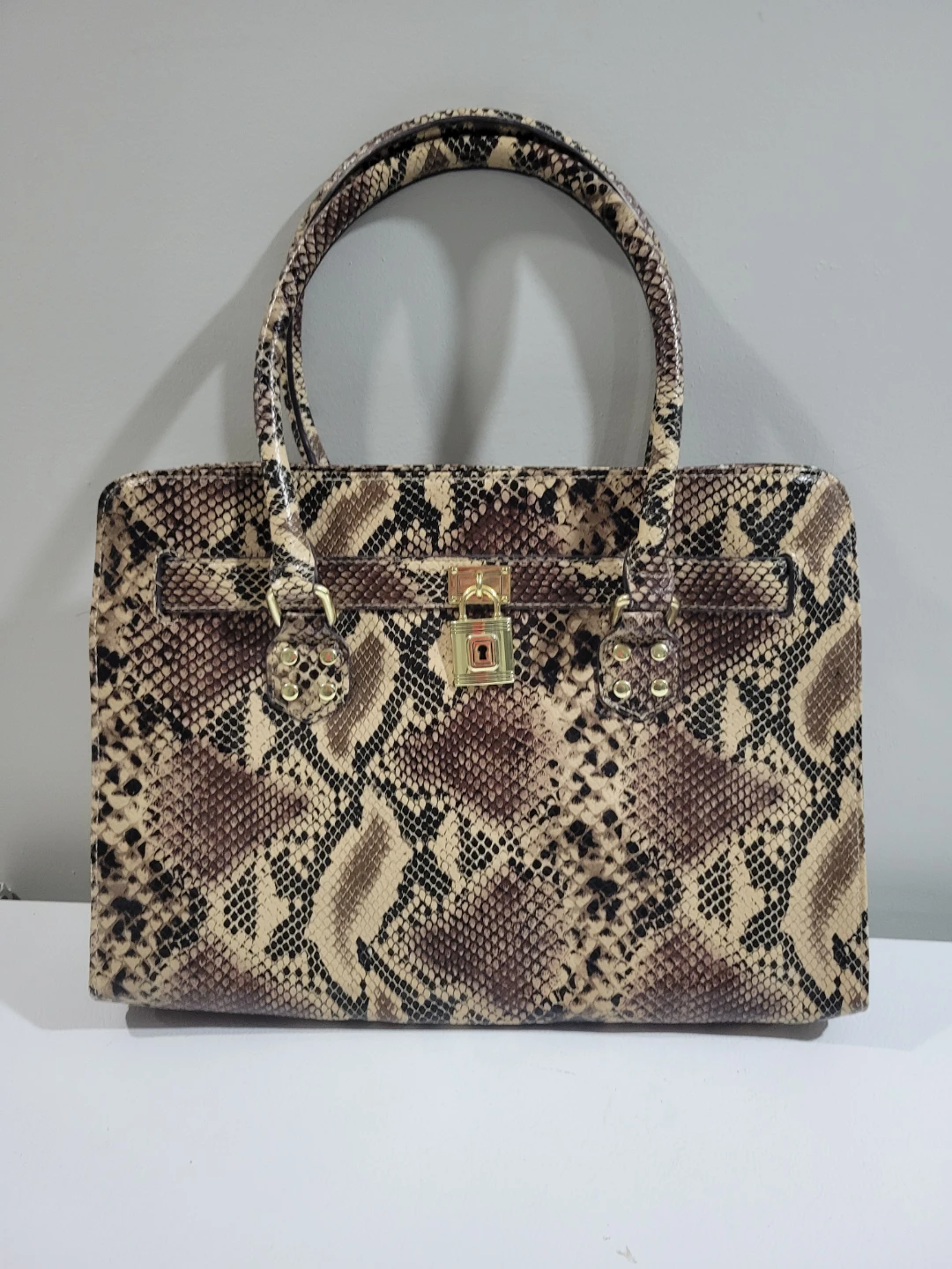 NEW SNAKE SKIN PRINT PURSE