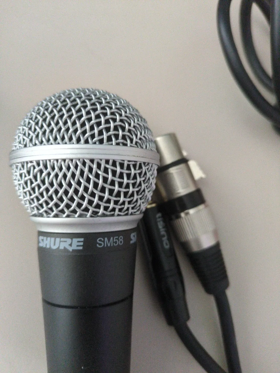Shure SM58 Microphone with Cable and Foam Cover - photo 2