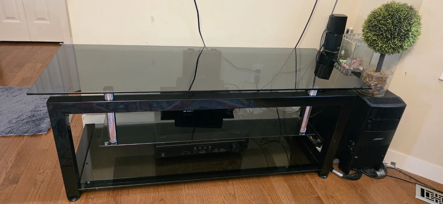 Black Glass t.v table - photo 2