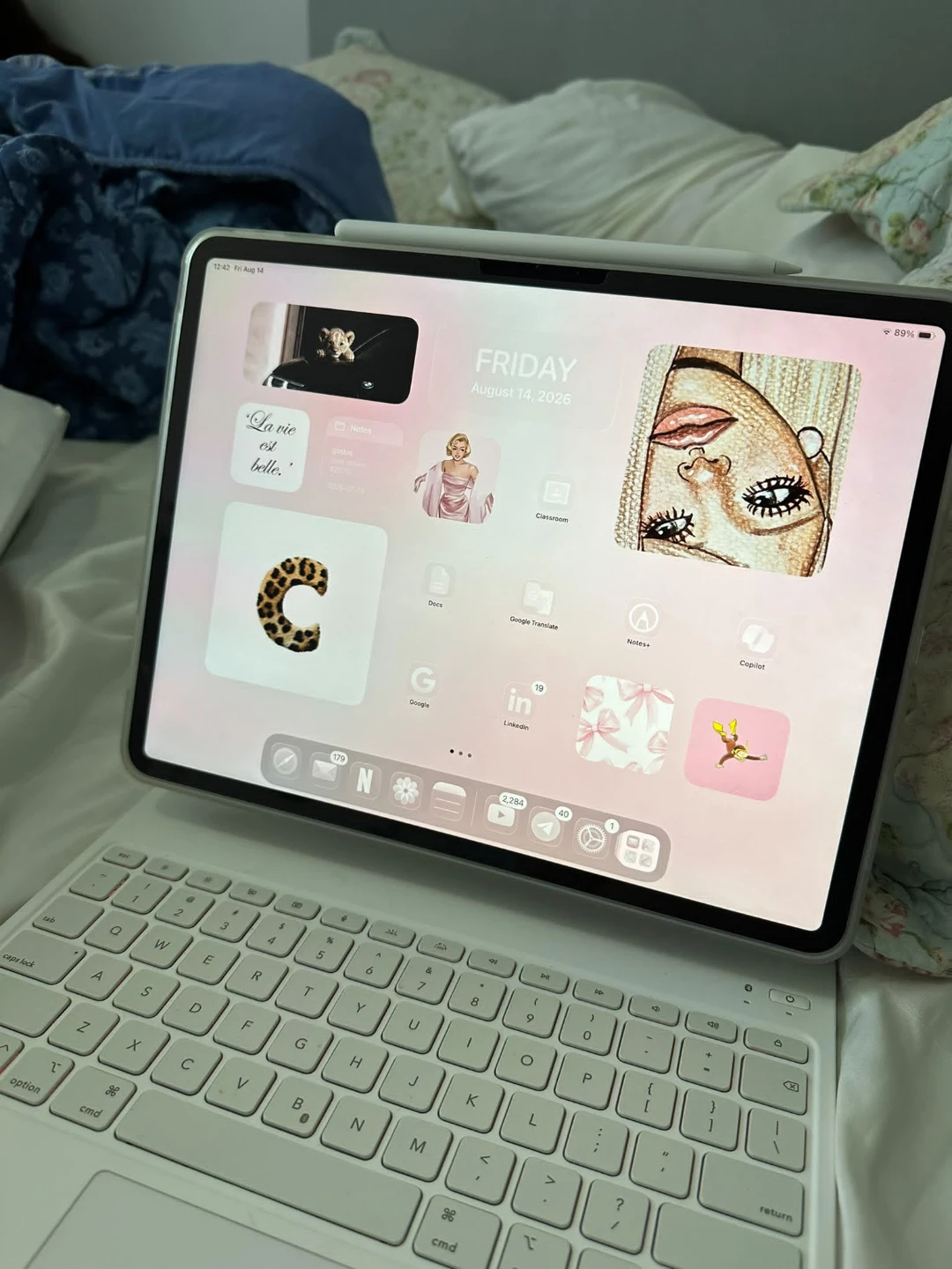 Ipad 13inch M4 256GB w keyboard and apple pencil pro - photo 5