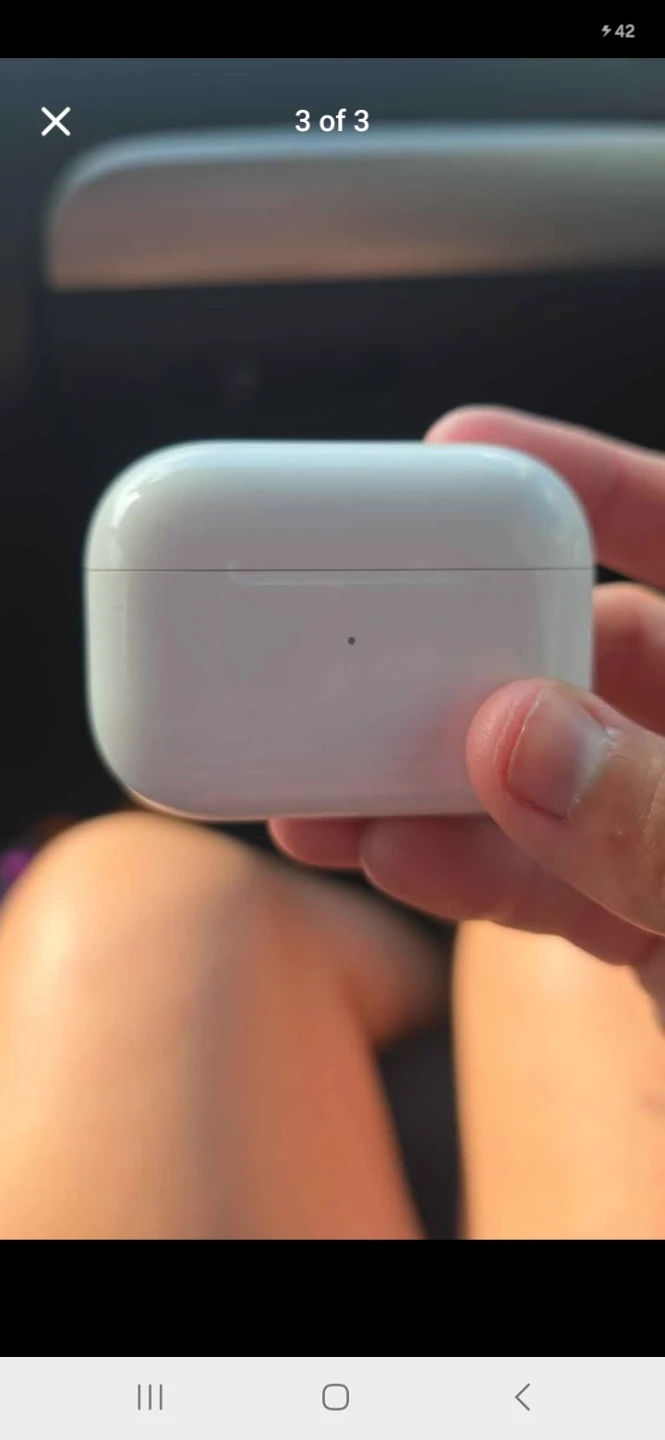 Apple AirPods Pro (2nd Gen) Charging Case - photo 3