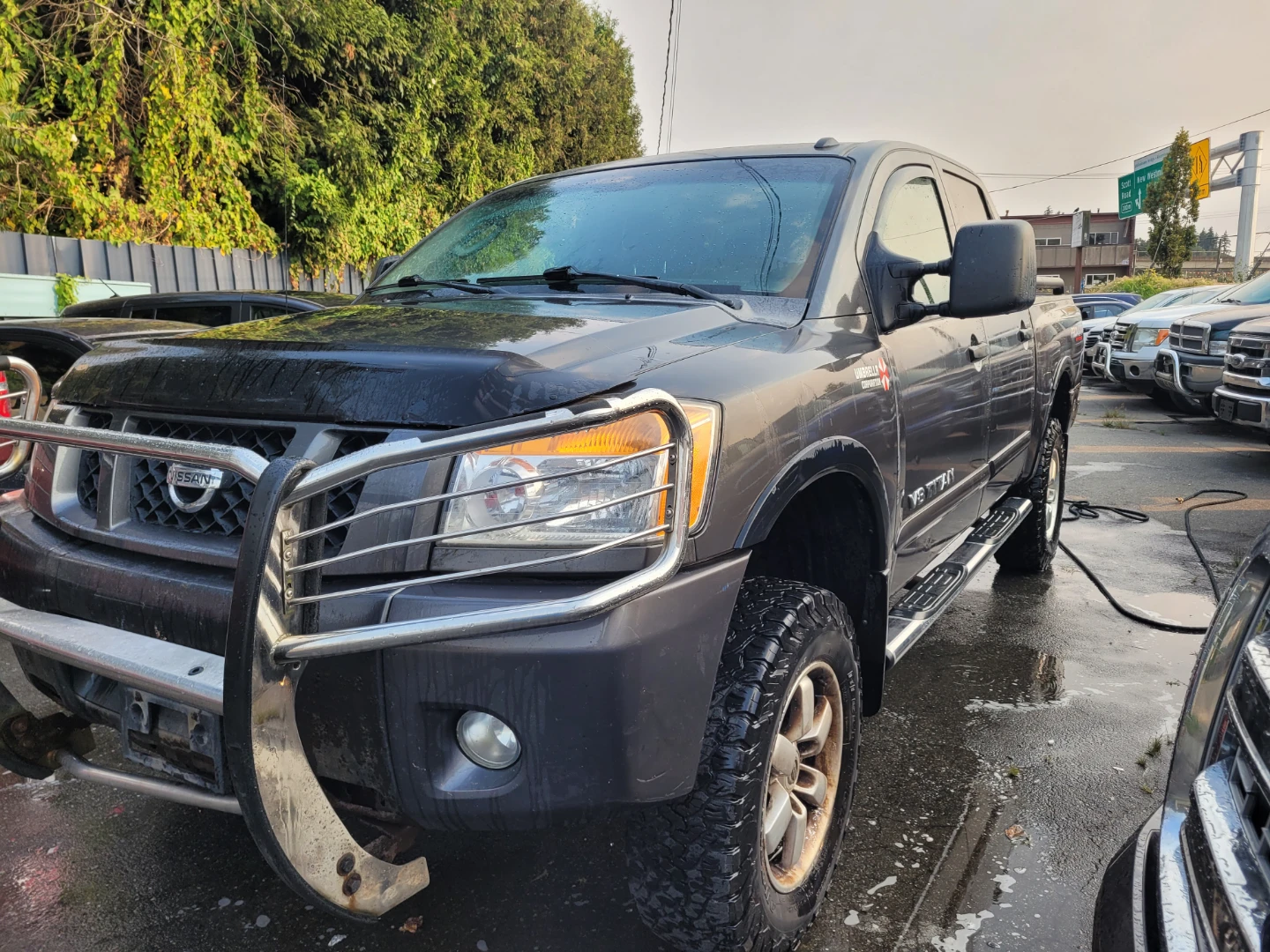 Nissan Titan Crew Cab 4x4 - photo 2