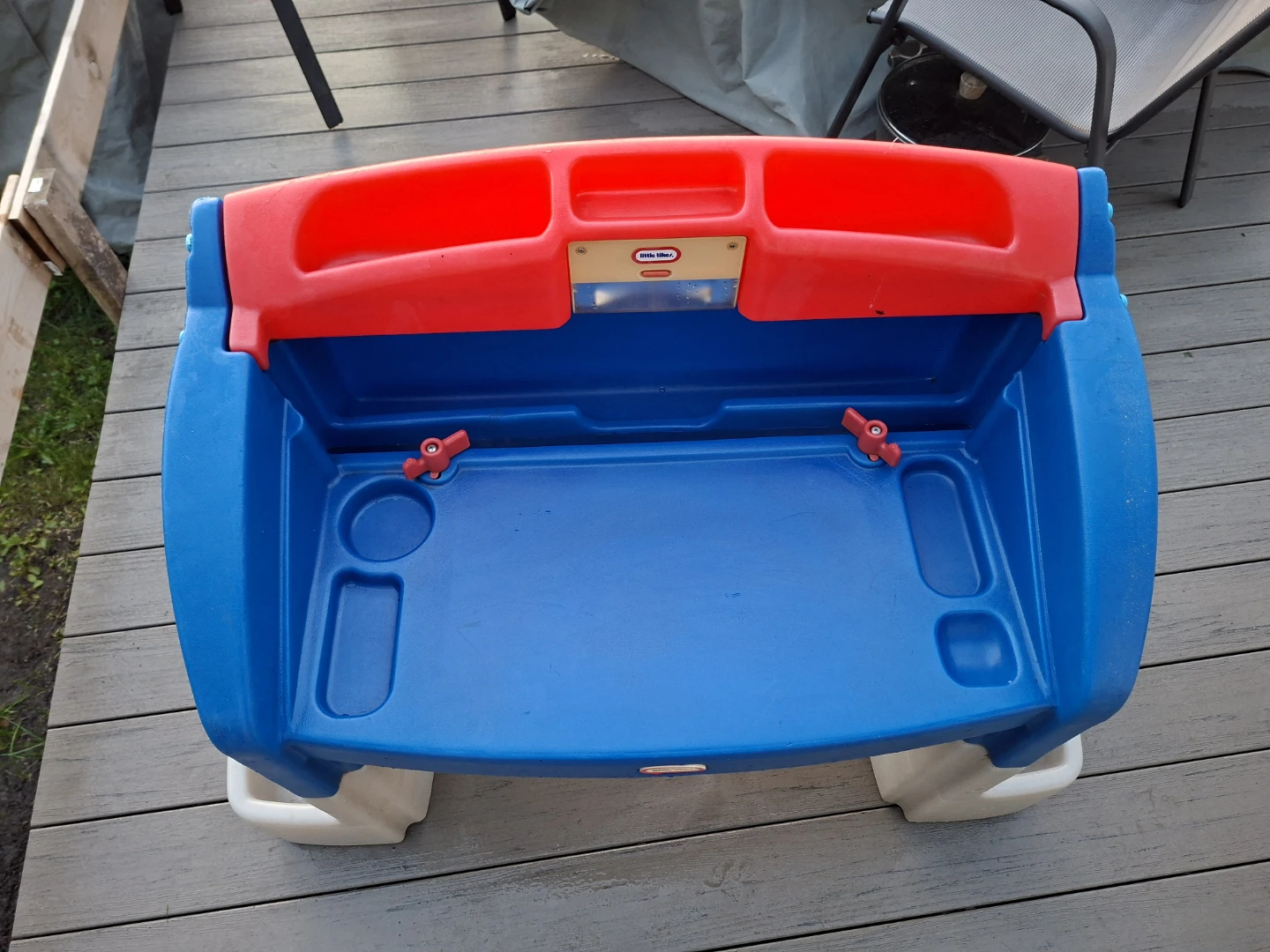 Little Tikes Blue/Red Water Table