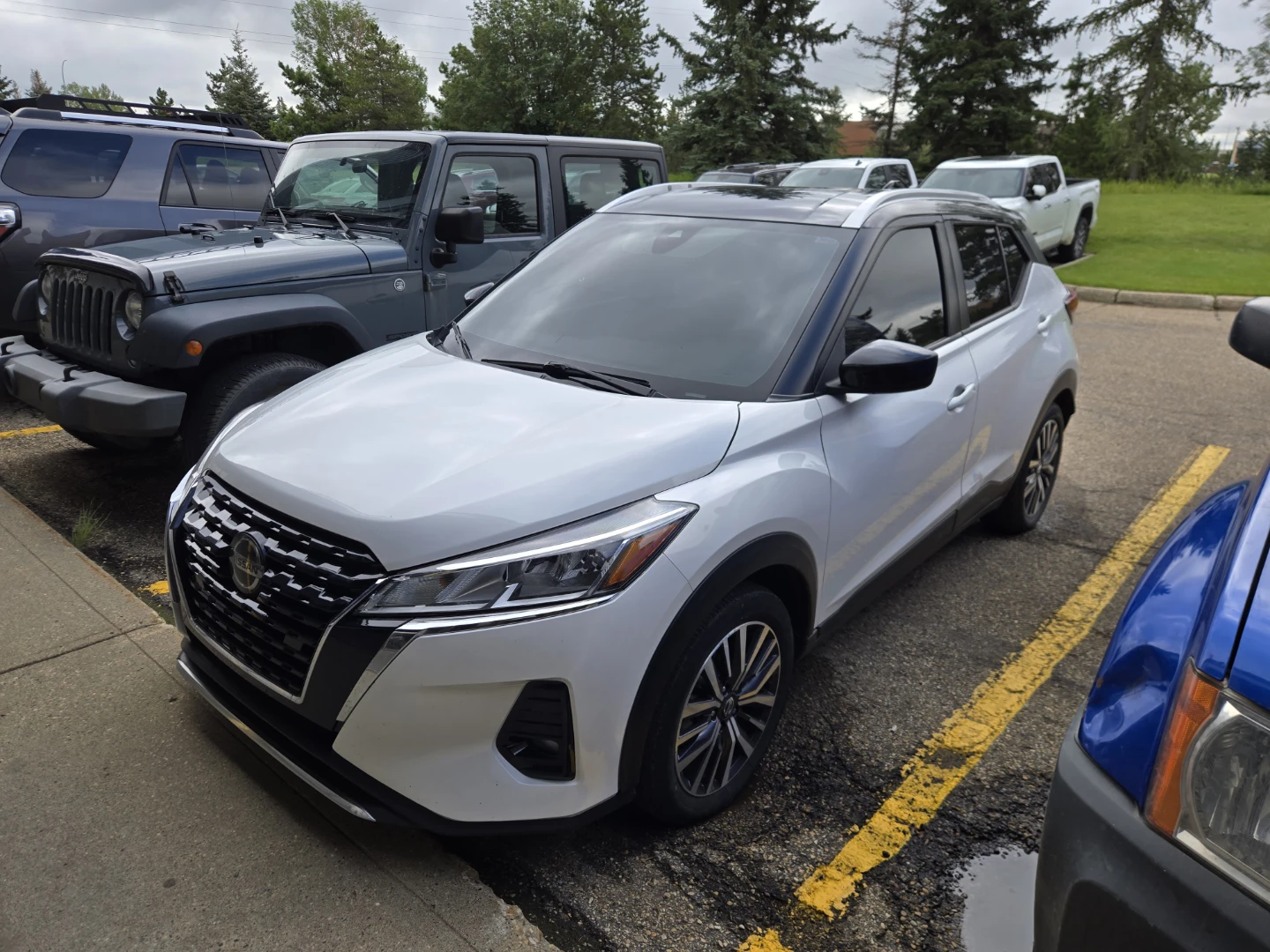 2021 Nissan Kicks SV – 75,000 km – $12,900