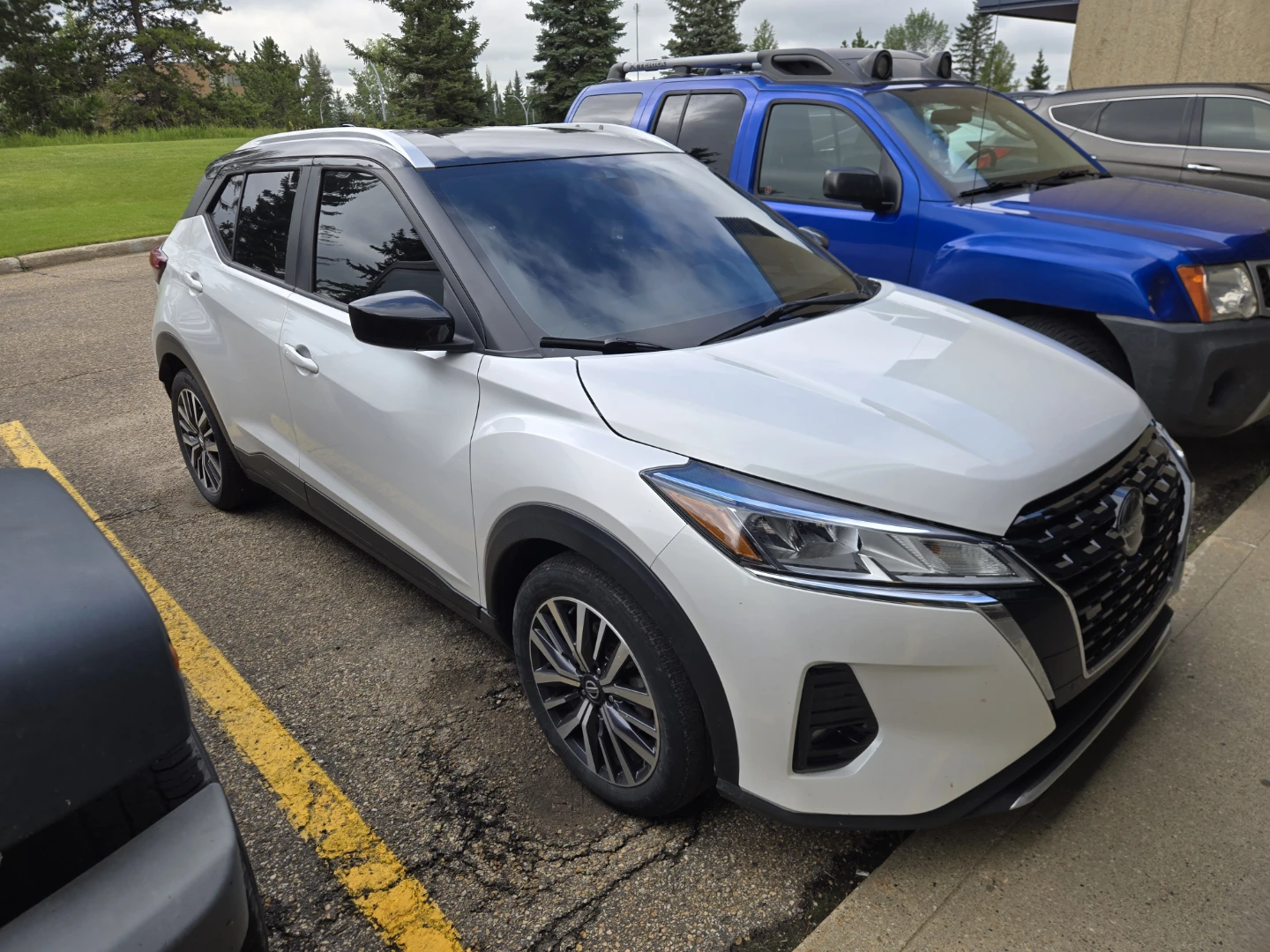 2021 Nissan Kicks SV – 75,000 km – $12,900 - photo 2