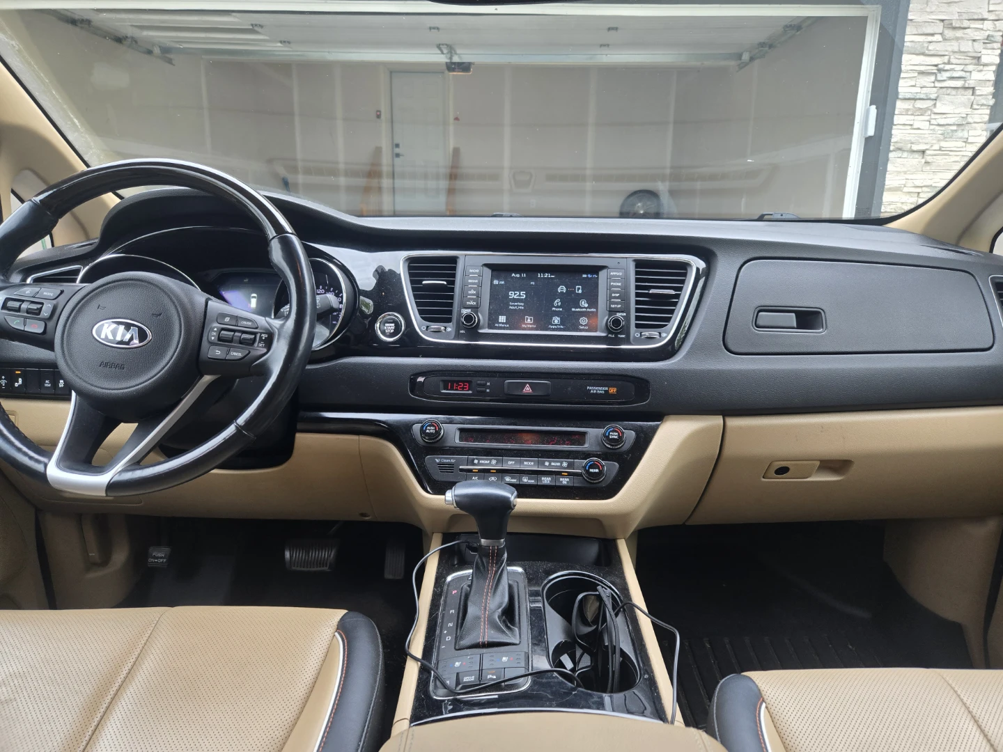 2018 Kia Sedona Minivan SXL (Top Trim) - photo 5