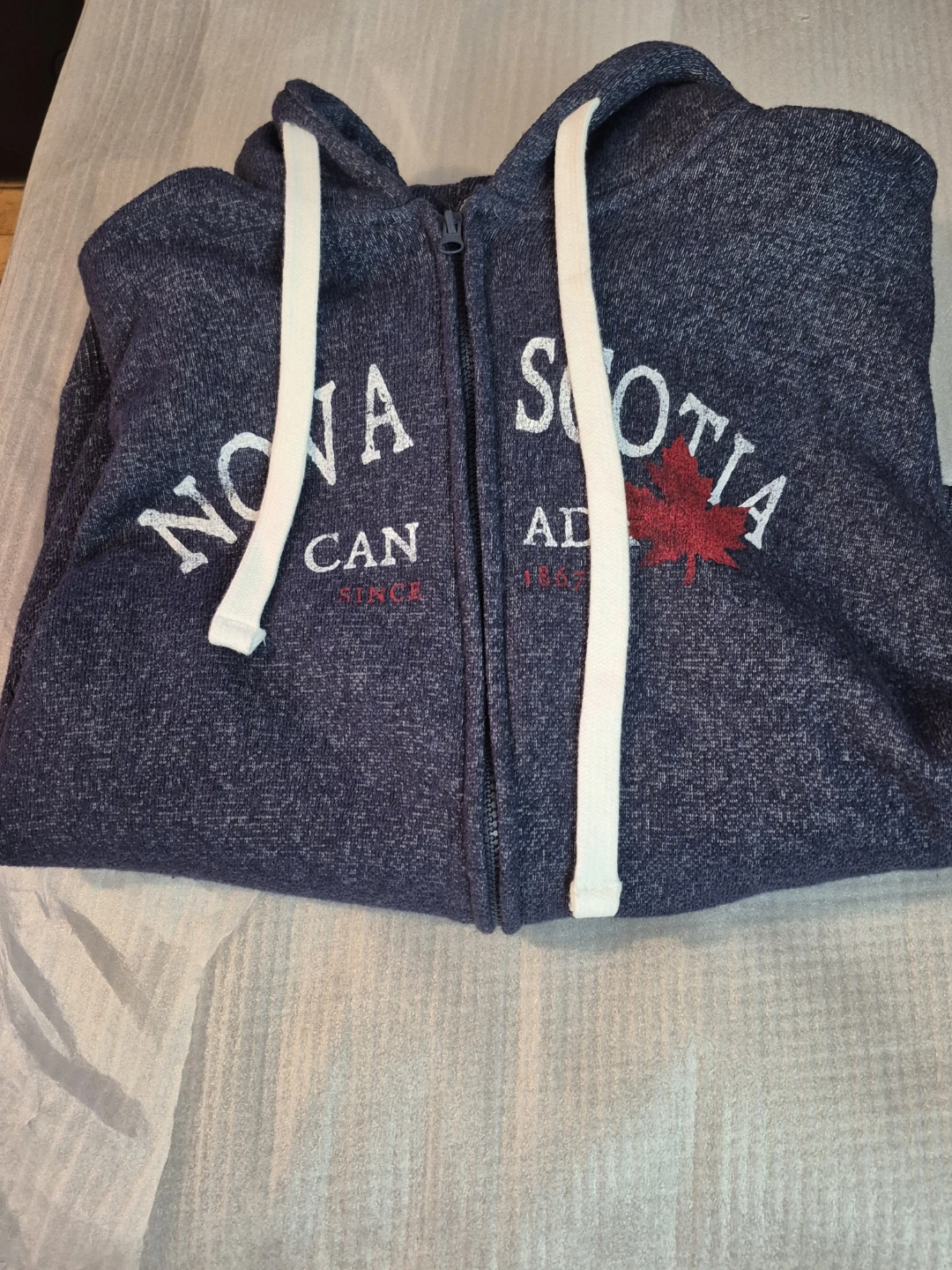 BN)Nova Scotia Size M/M Zip-Up Hoodie