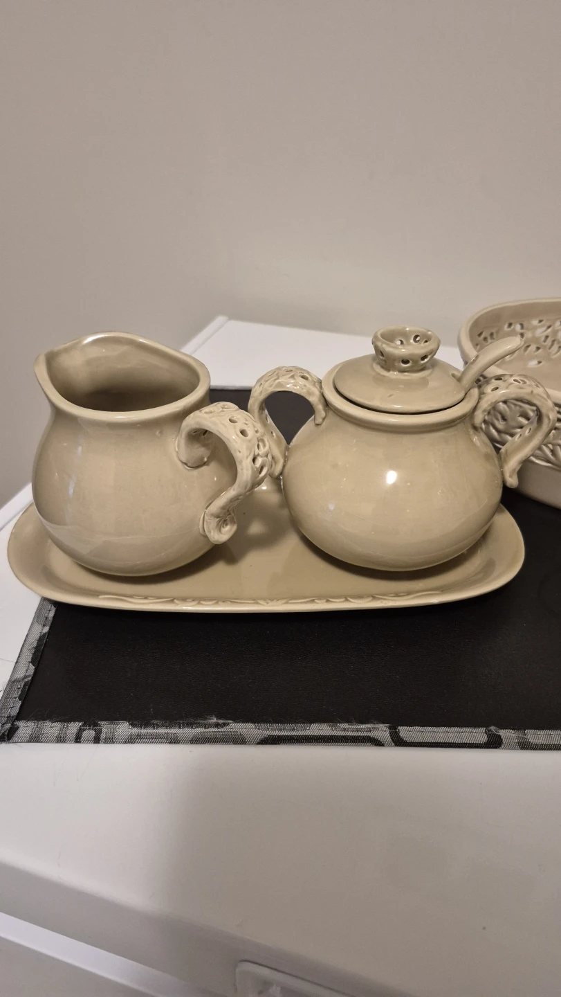 Ceramic Creamer, Sugar Bowl & Oval Tea Biscuit Set - photo 3