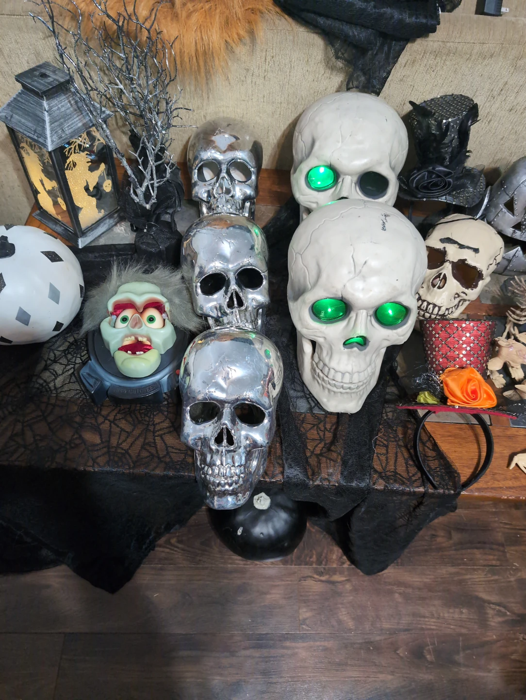 Assorted Halloween Skulls and Decorations - photo 5