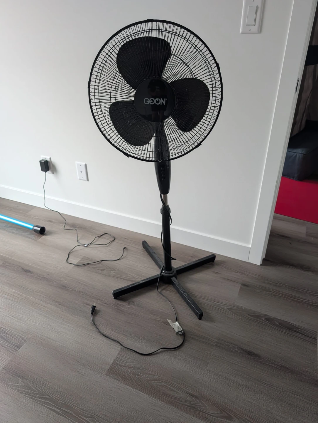 Oscillating stand fan