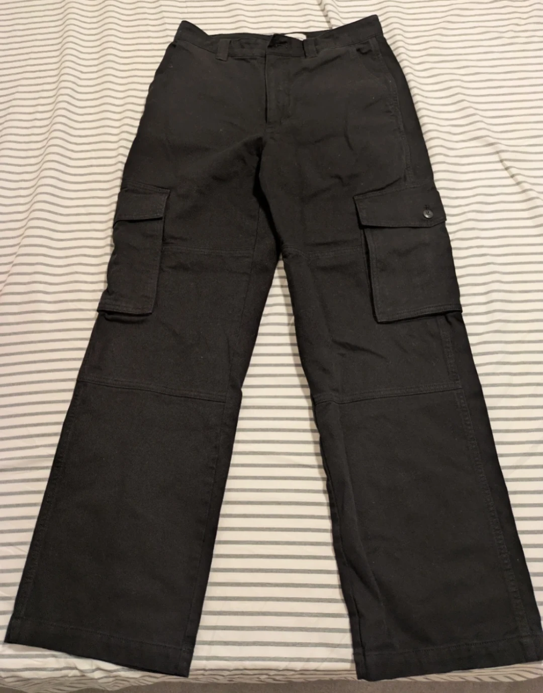 TNA wide leg cargo pants (black, size 6)