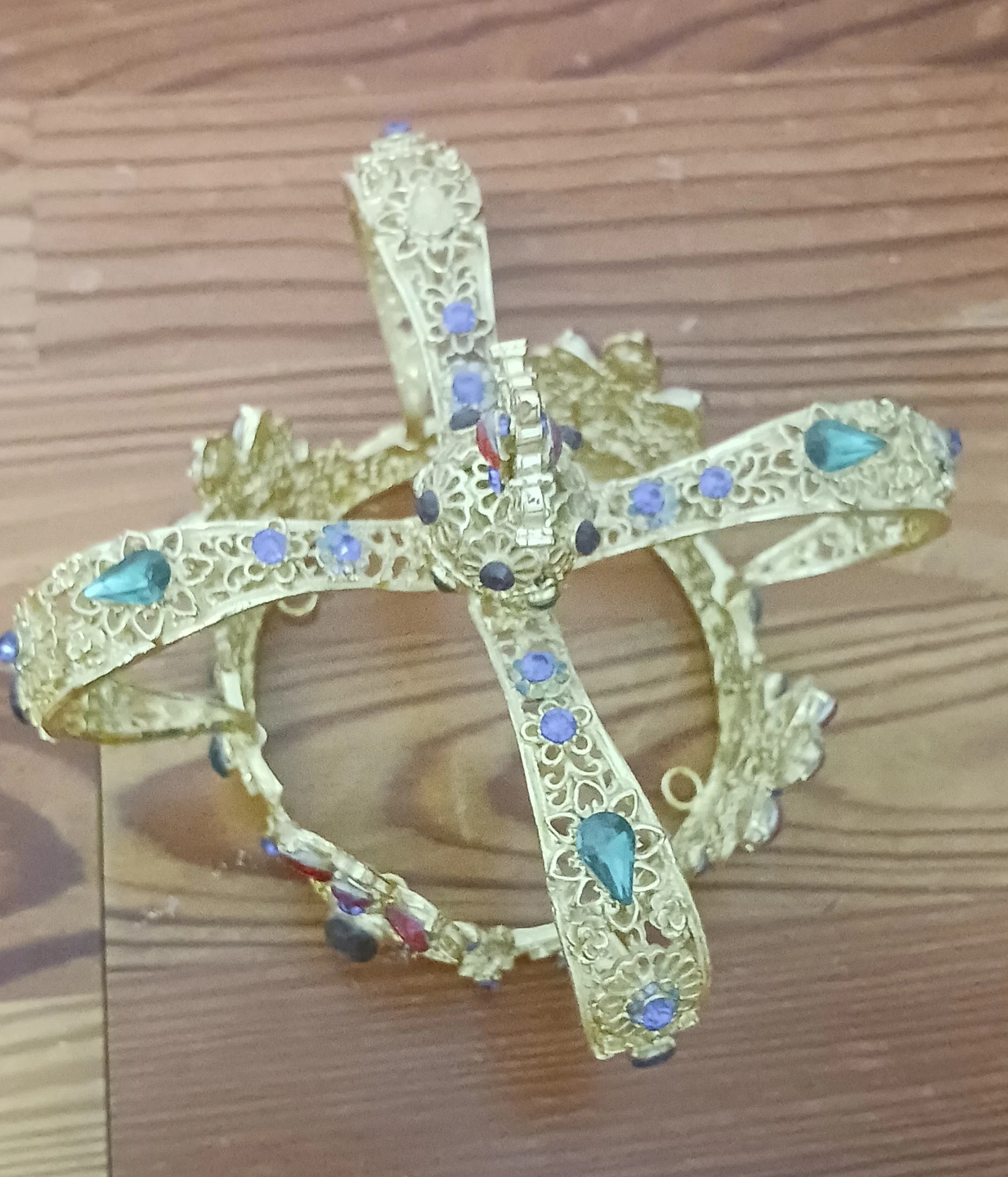 Gold crown with colourful jewels - photo 2
