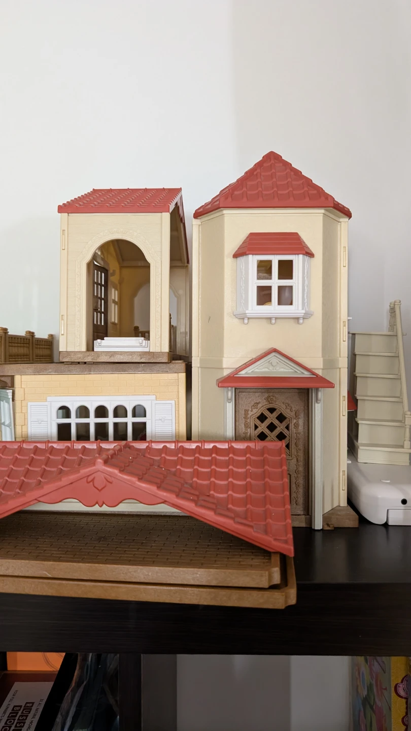 Calico Critters Red Roof Cozy Cottage doll house - photo 2