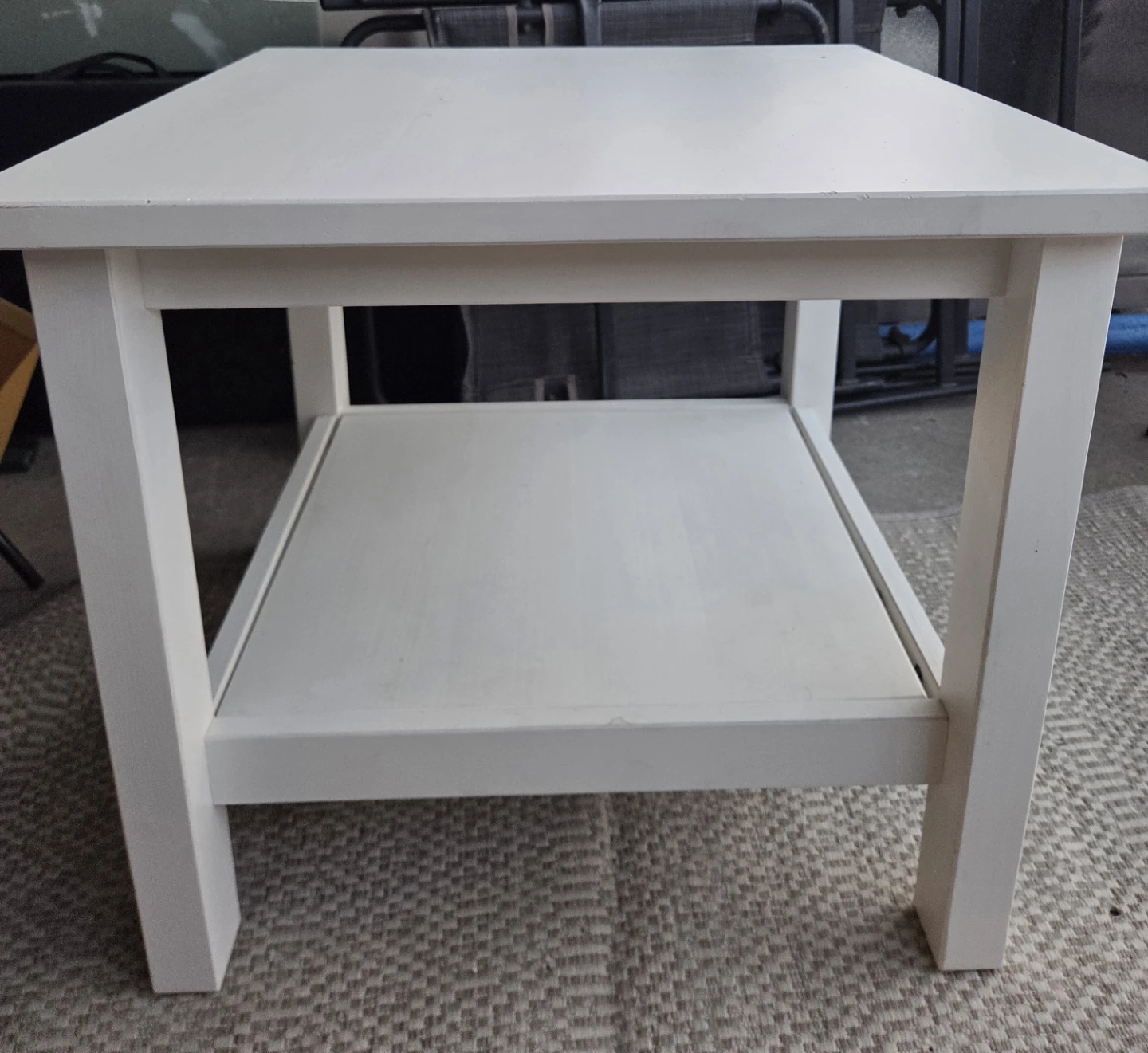 Like new White End Table with removable Shelf