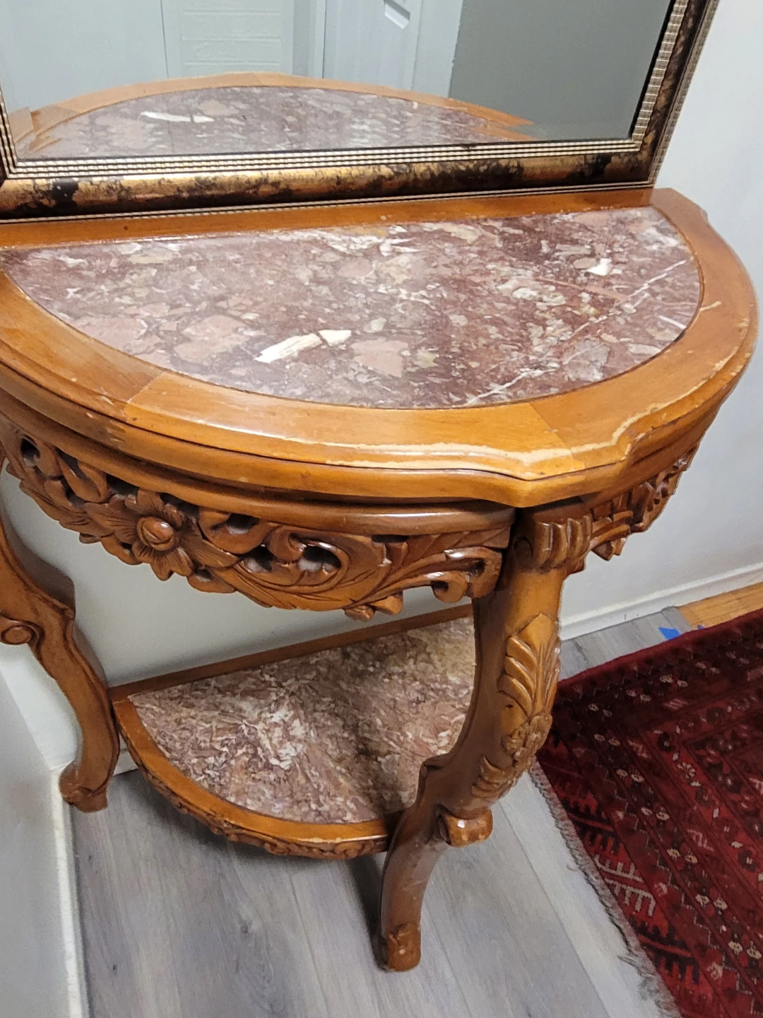Console table with wood carving $60 - photo 2