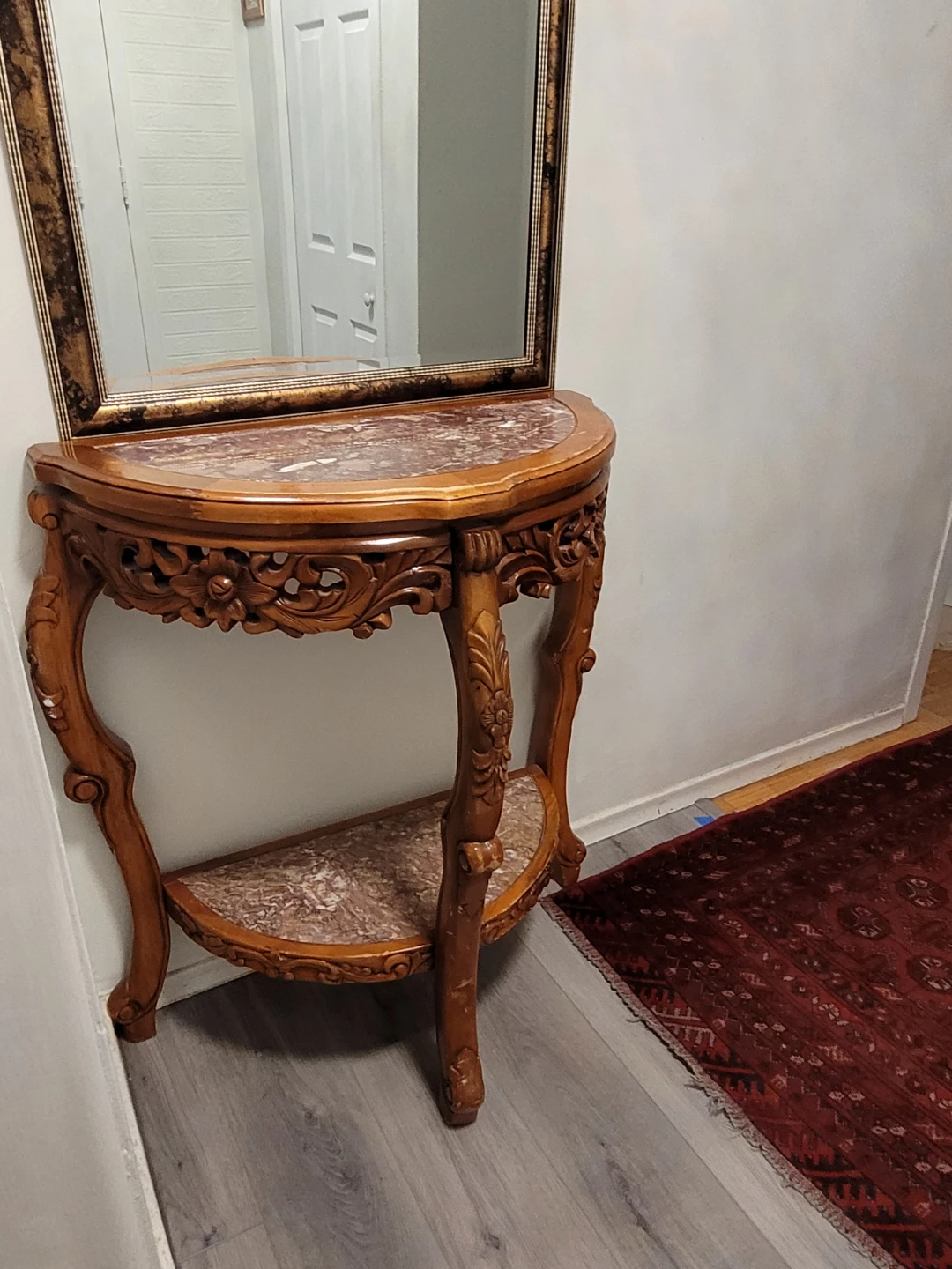 Console table with wood carving $60 - photo 4